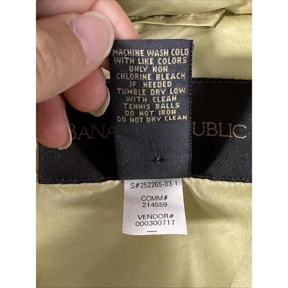 Banana Republic Puffer Vest Womens Size Large Ivory Full Zip Pockets Down Fowl - Picture 7 of 9